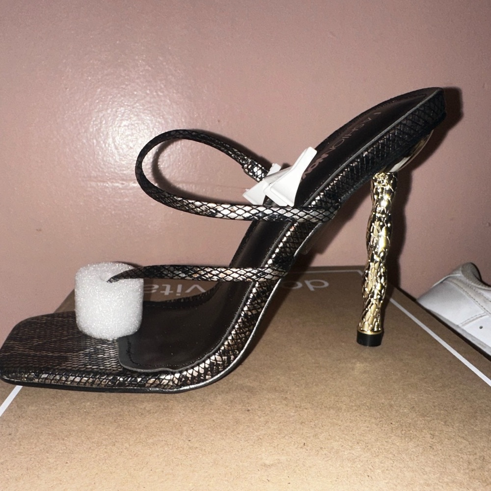 Heels - Picture 3 of 5